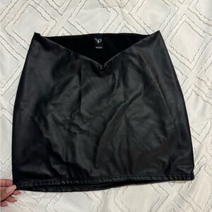 Windsor Leather Skirt Black